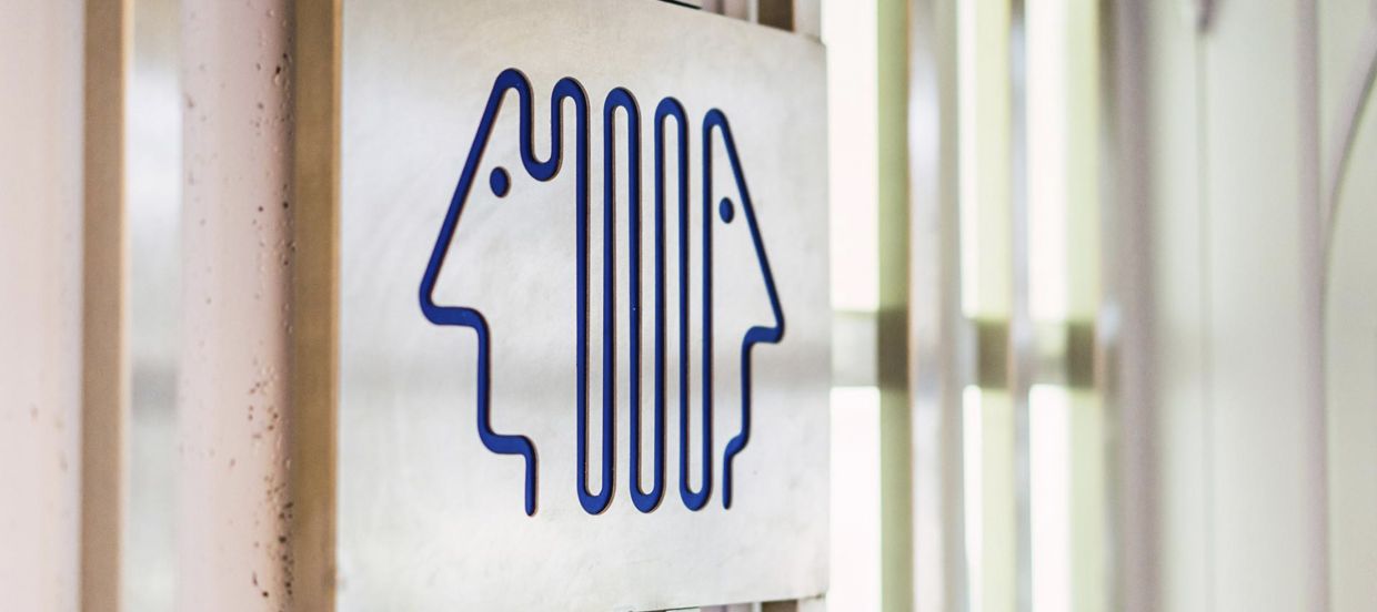  Sebastian Peluqueros Aranda de Duero fachada de peluqueria